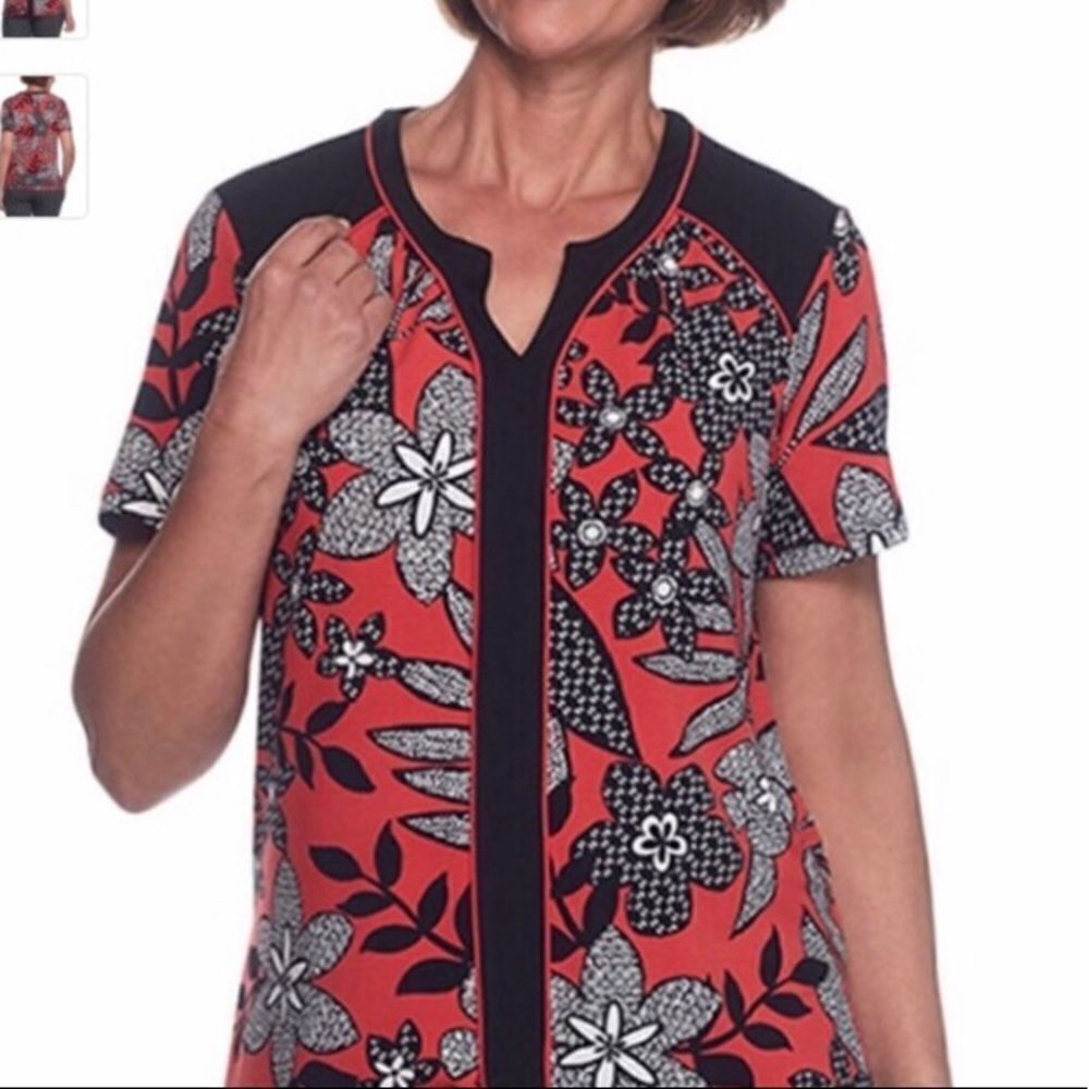 NWT Alfred Dunner V-Neck Top SMALL Red/Black